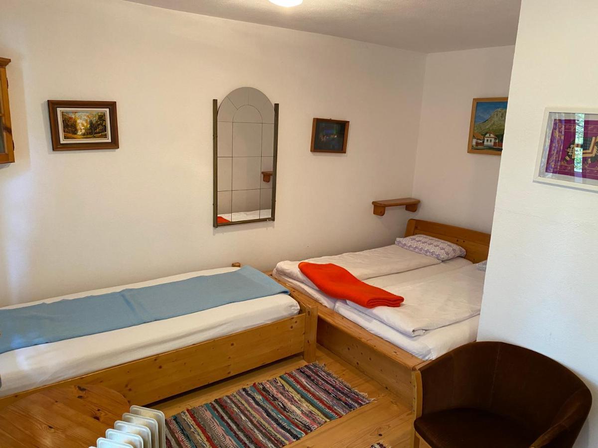 Sziklakert - Eletorom Vendeghaz Rimetea Buitenkant foto