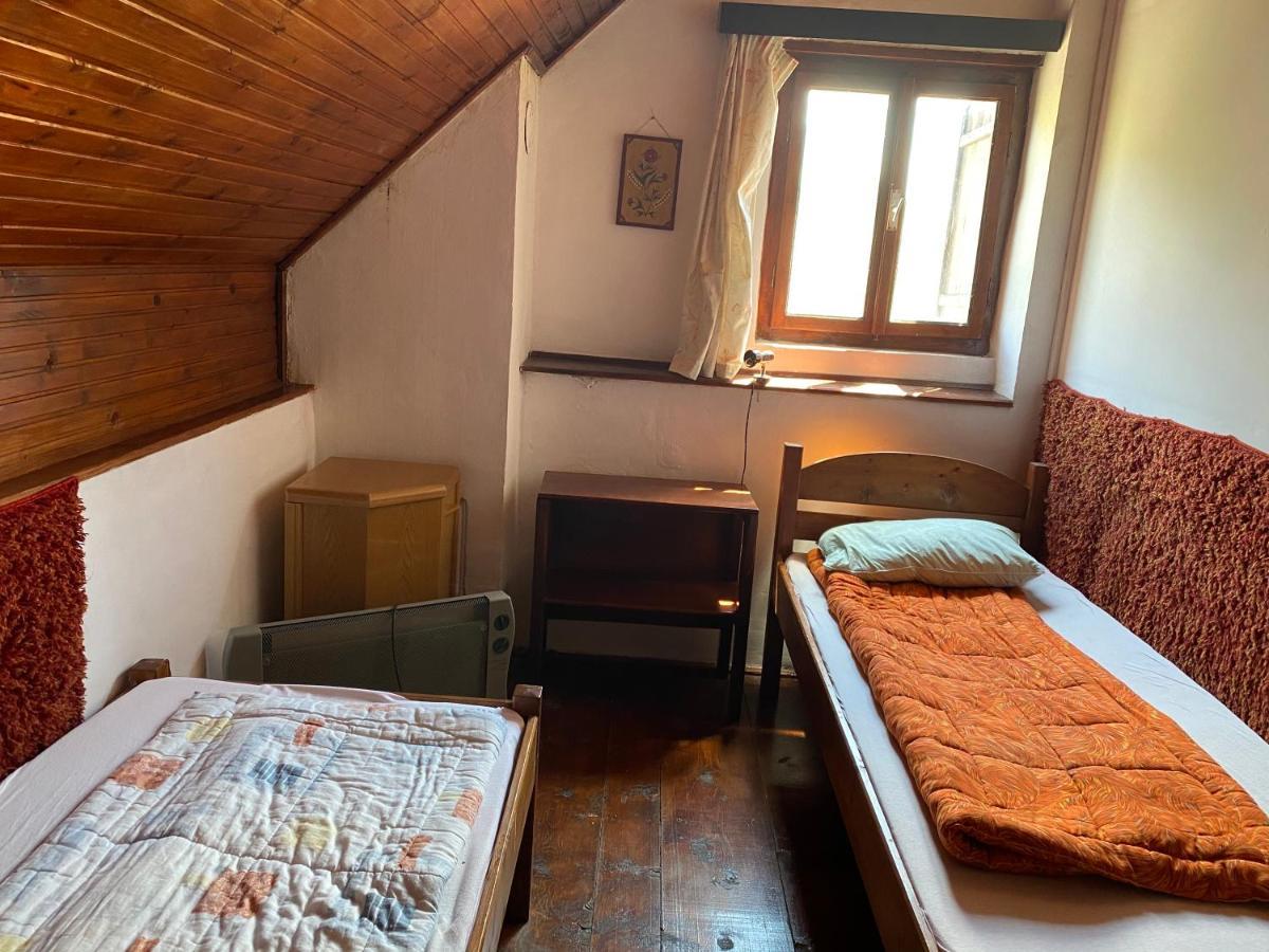 Sziklakert - Eletorom Vendeghaz Rimetea Buitenkant foto