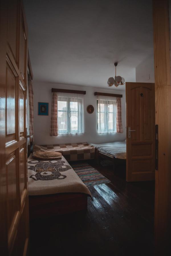 Sziklakert - Eletorom Vendeghaz Rimetea Buitenkant foto